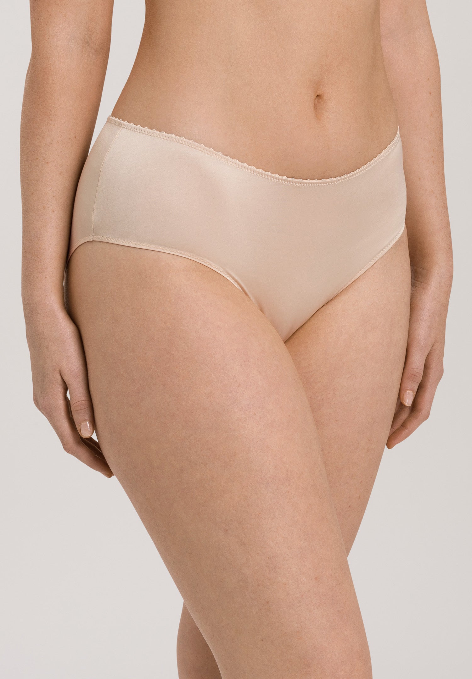 71061 Satin Deluxe Hipster - 858 Natural