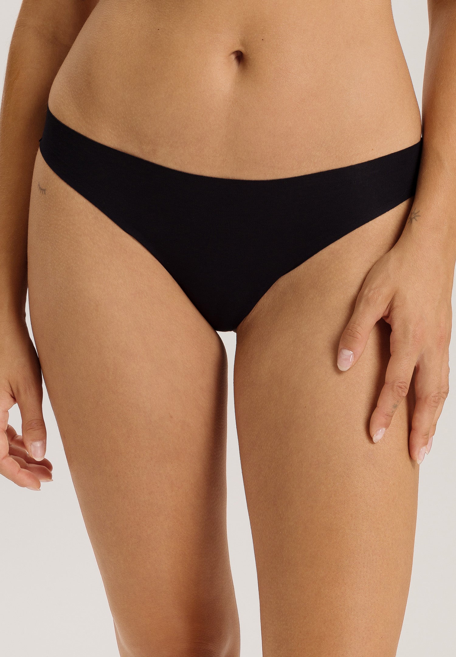 Invisible Cotton Cotton Blend Thong | Black 71242-019