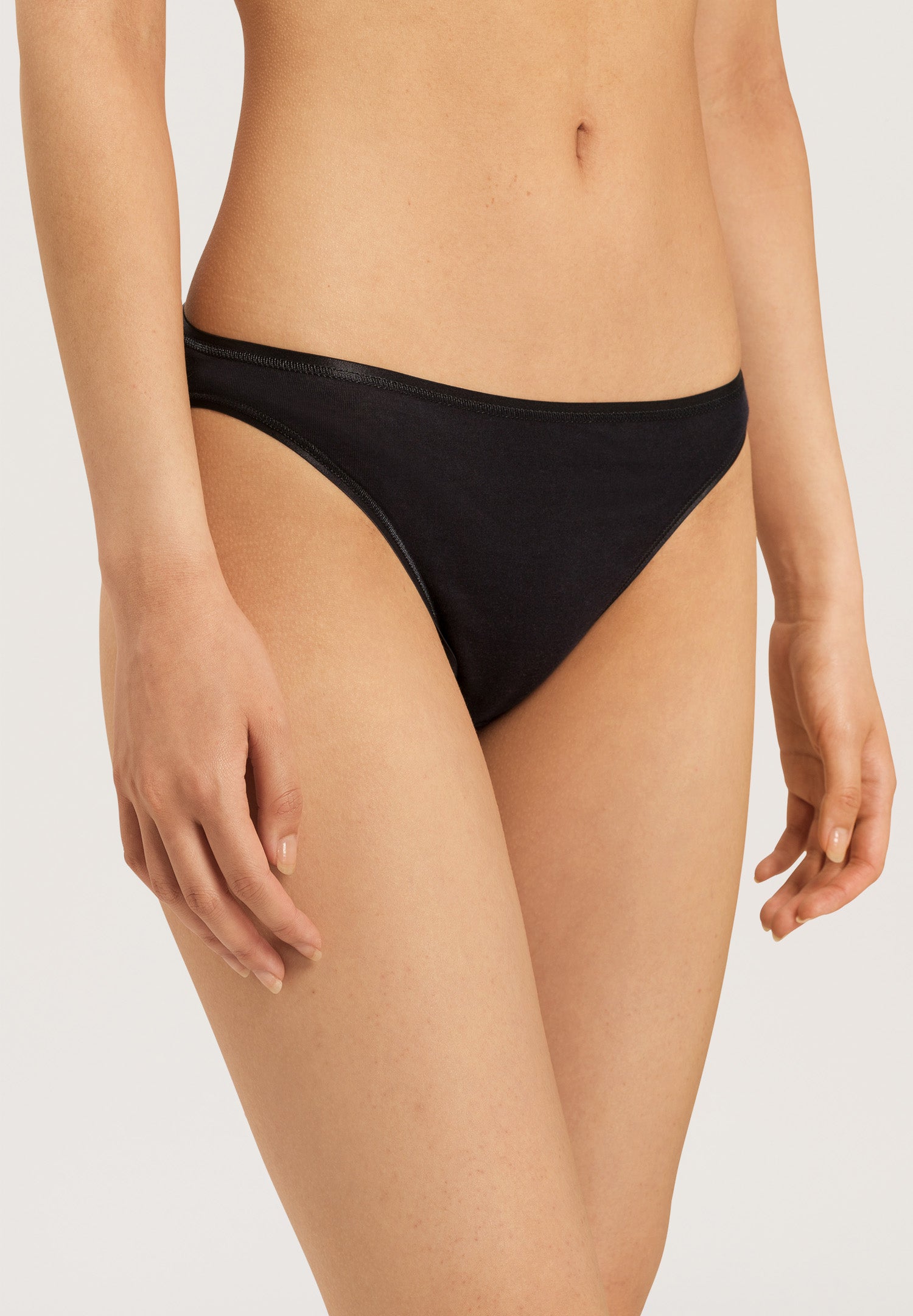 71624 Cotton Seamless High Cut Brief - 019 Black