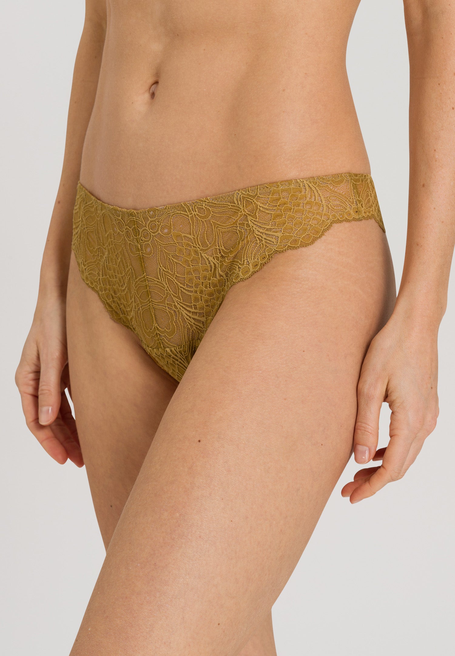 72532 Lilova Thong - 1246 Gold