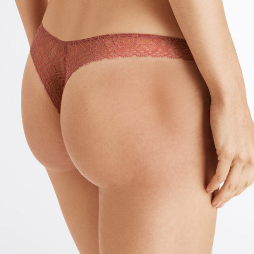 72796 Imani Thong - 1459 Light Mahogany