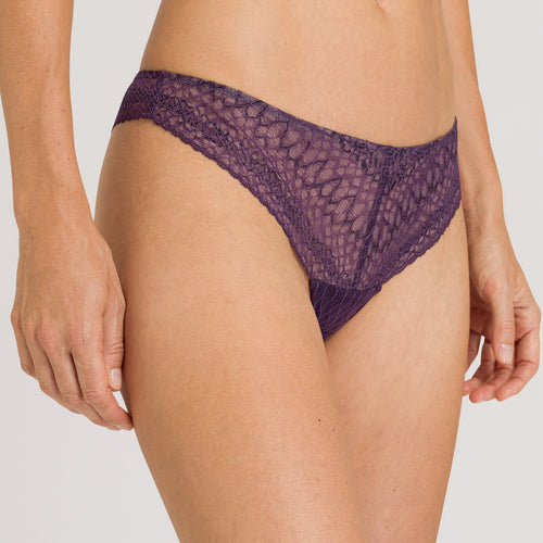 72942 Thalie Thong - 2376 Animal Lace Boysenberry