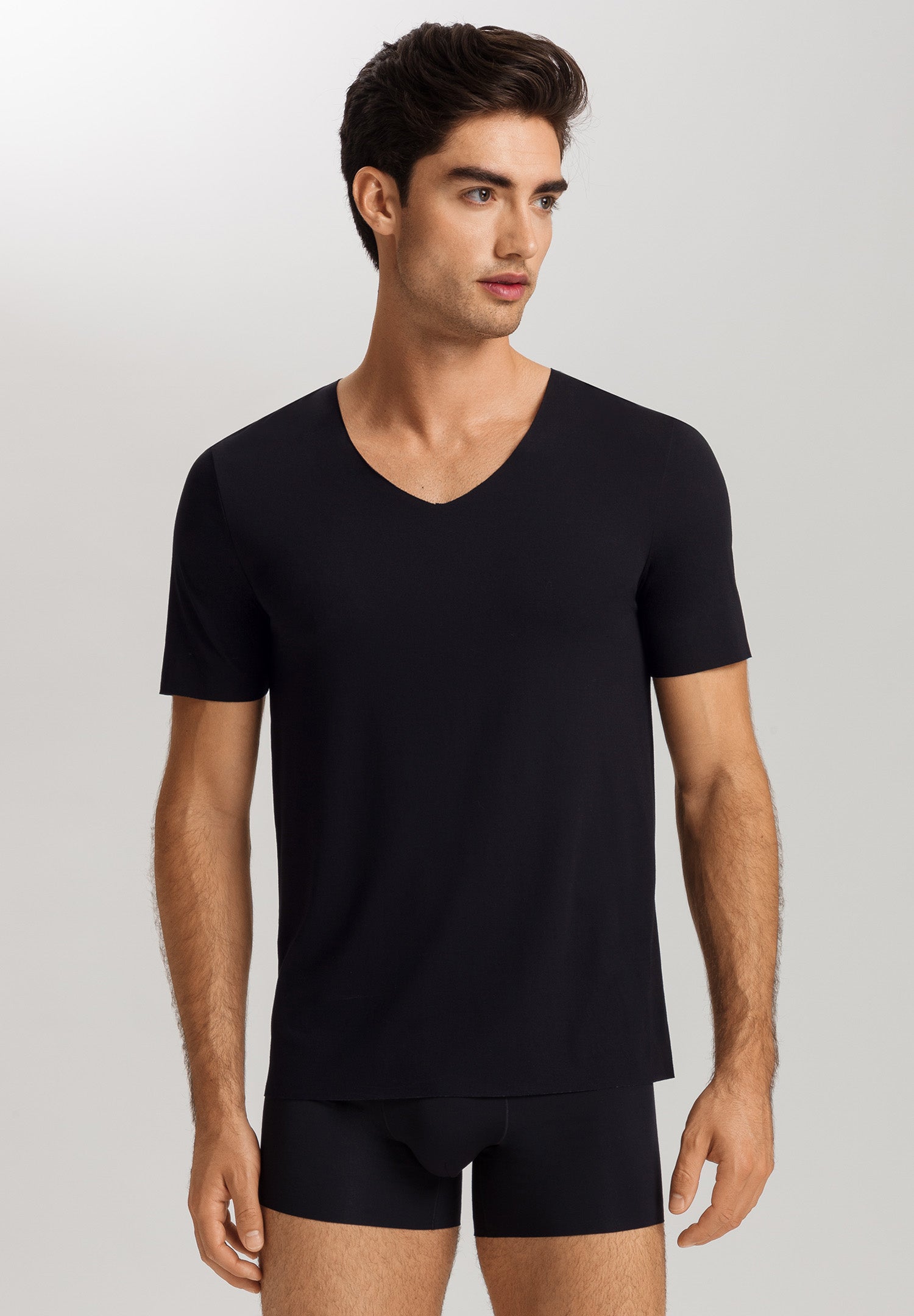 Clean Cut Seamless V-Neck T-Shirt | Black 73251-019