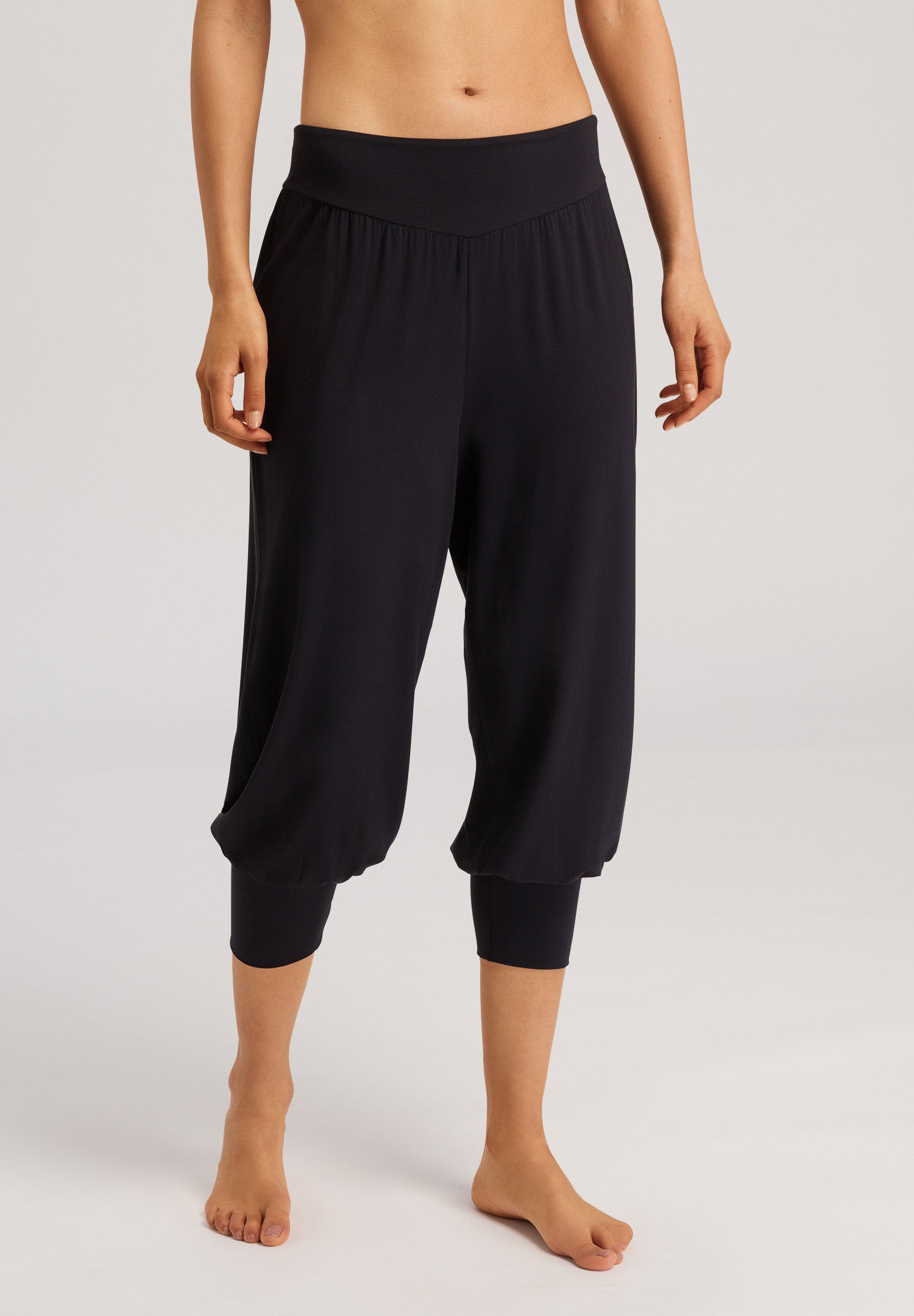 78797 Yoga Crop Pants - 2199 Black Beauty